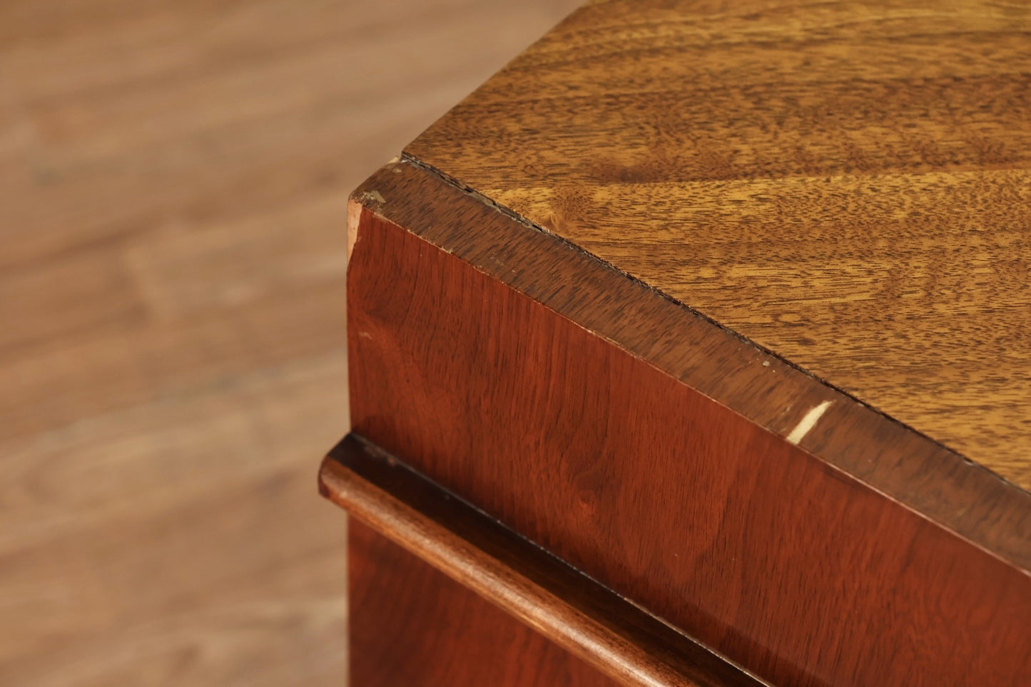 Lane Deco Cedar Chest
