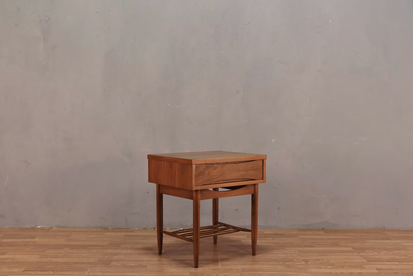 Mid Century Sculptural 1-Drawer Nightstand