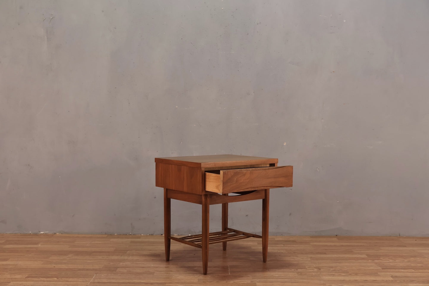 Mid Century Sculptural 1-Drawer Nightstand