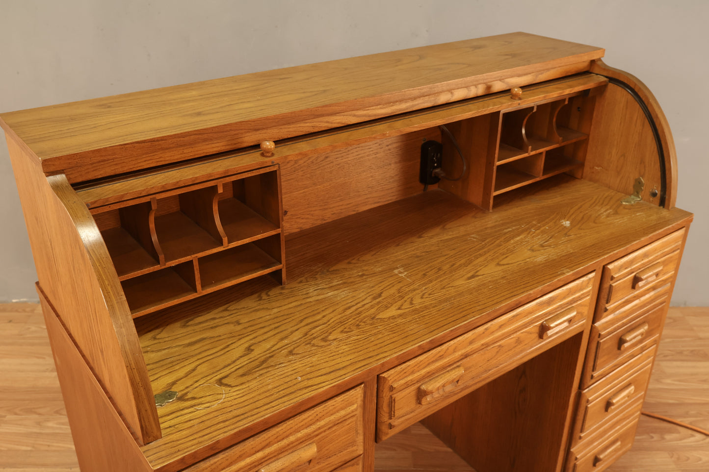 Oak Roll-Top 7-Drawer Illuminated Desk - ONLINE ONLY