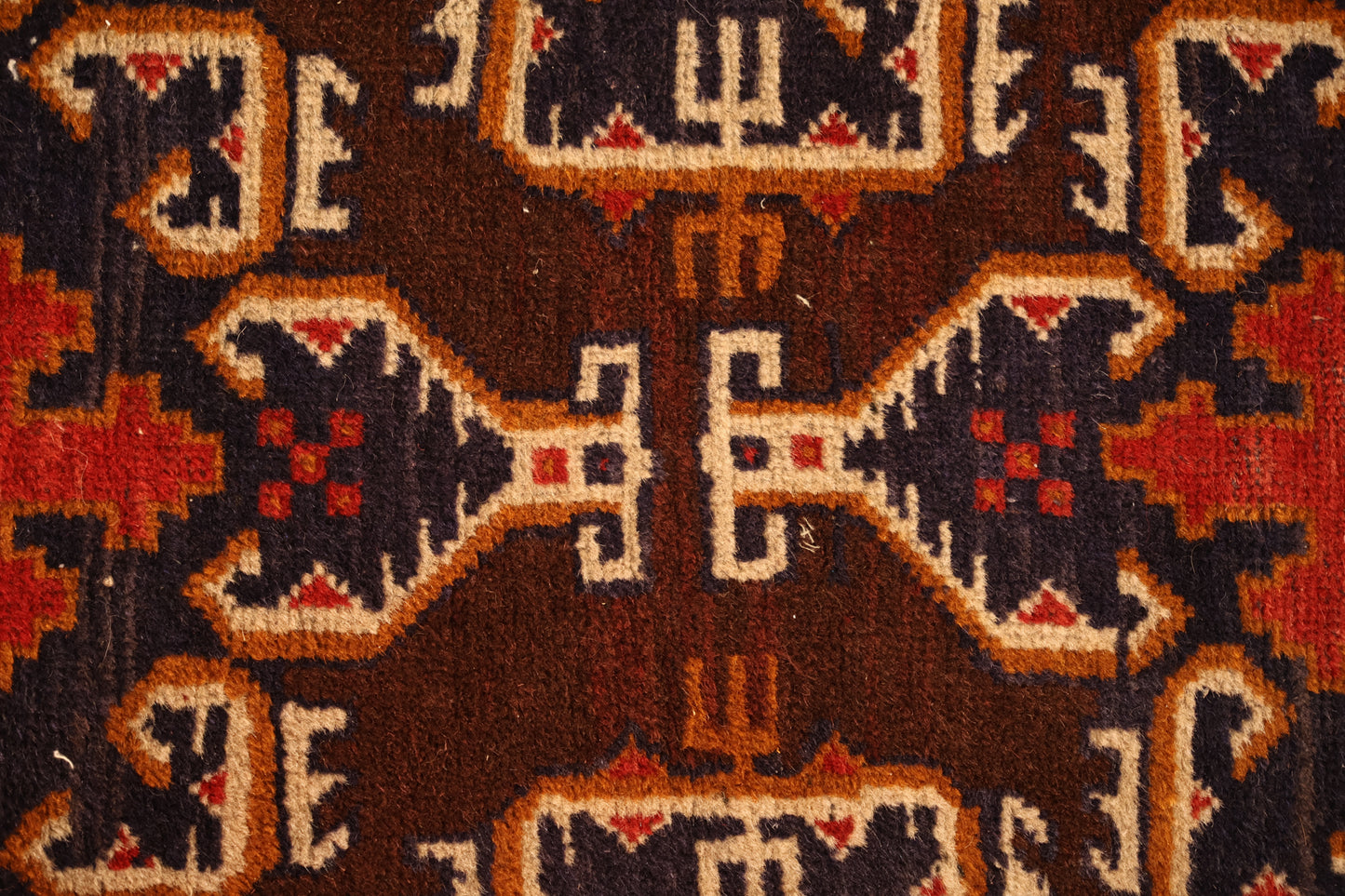 Small Mandarin Medallion Accent Rug