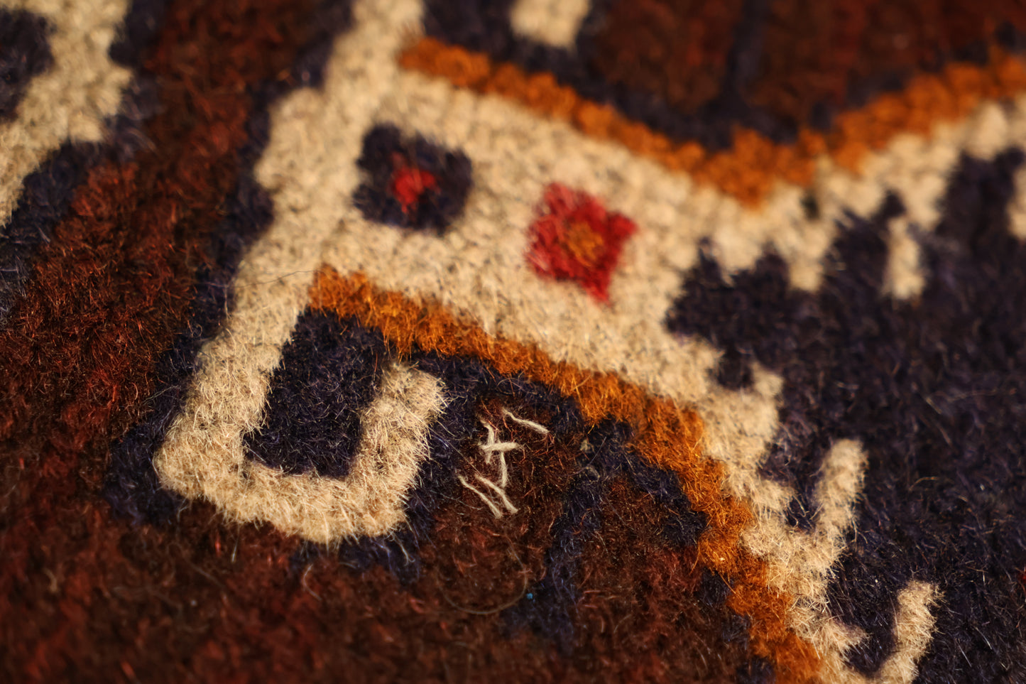 Small Mandarin Medallion Accent Rug