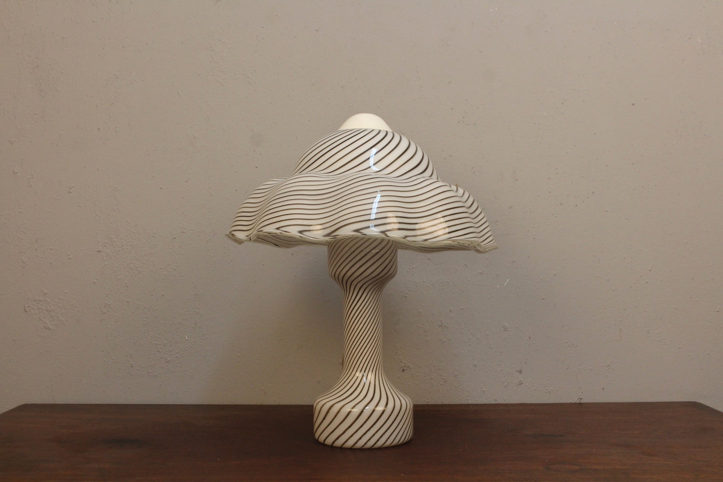 Italian Black & White Mushroom Table Lamp