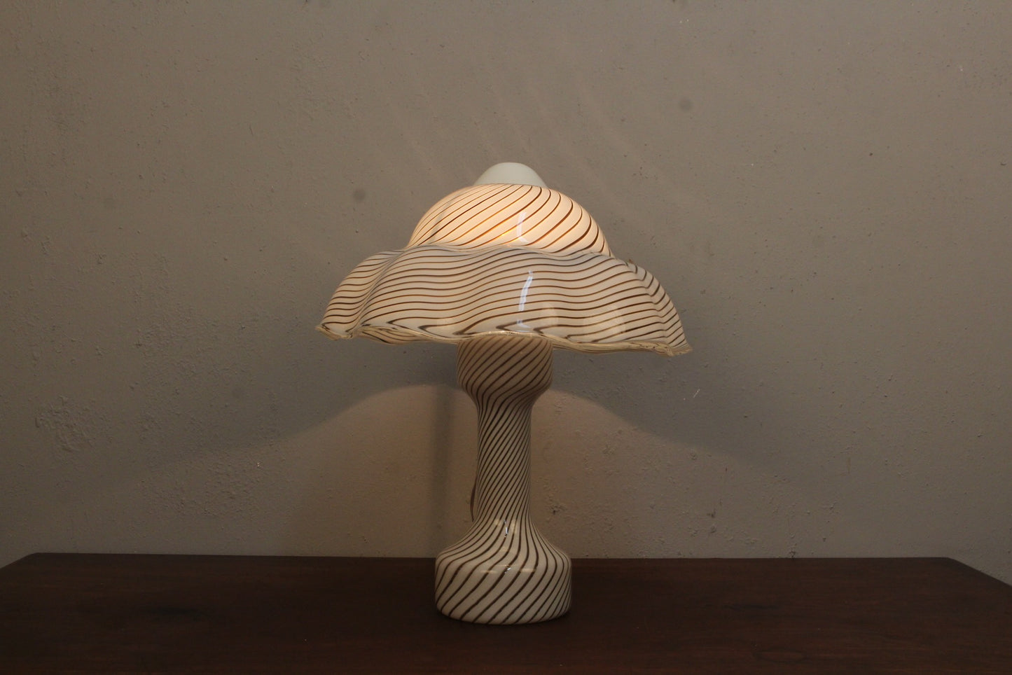 Italian Black & White Mushroom Table Lamp