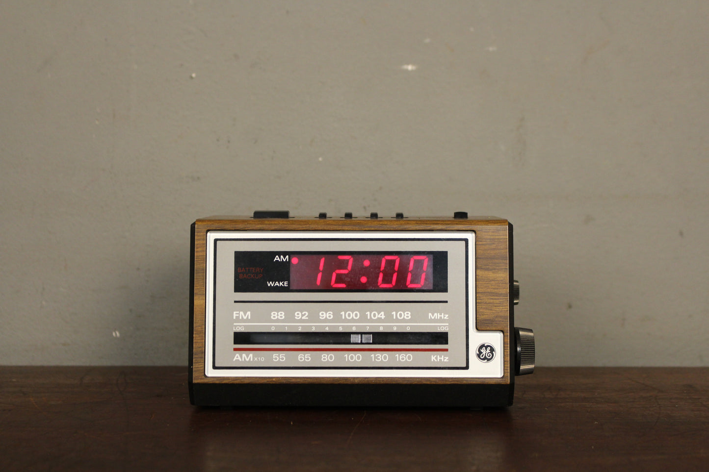 1970s General Electric Mini Clock Radio