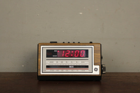 1970s General Electric Mini Clock Radio