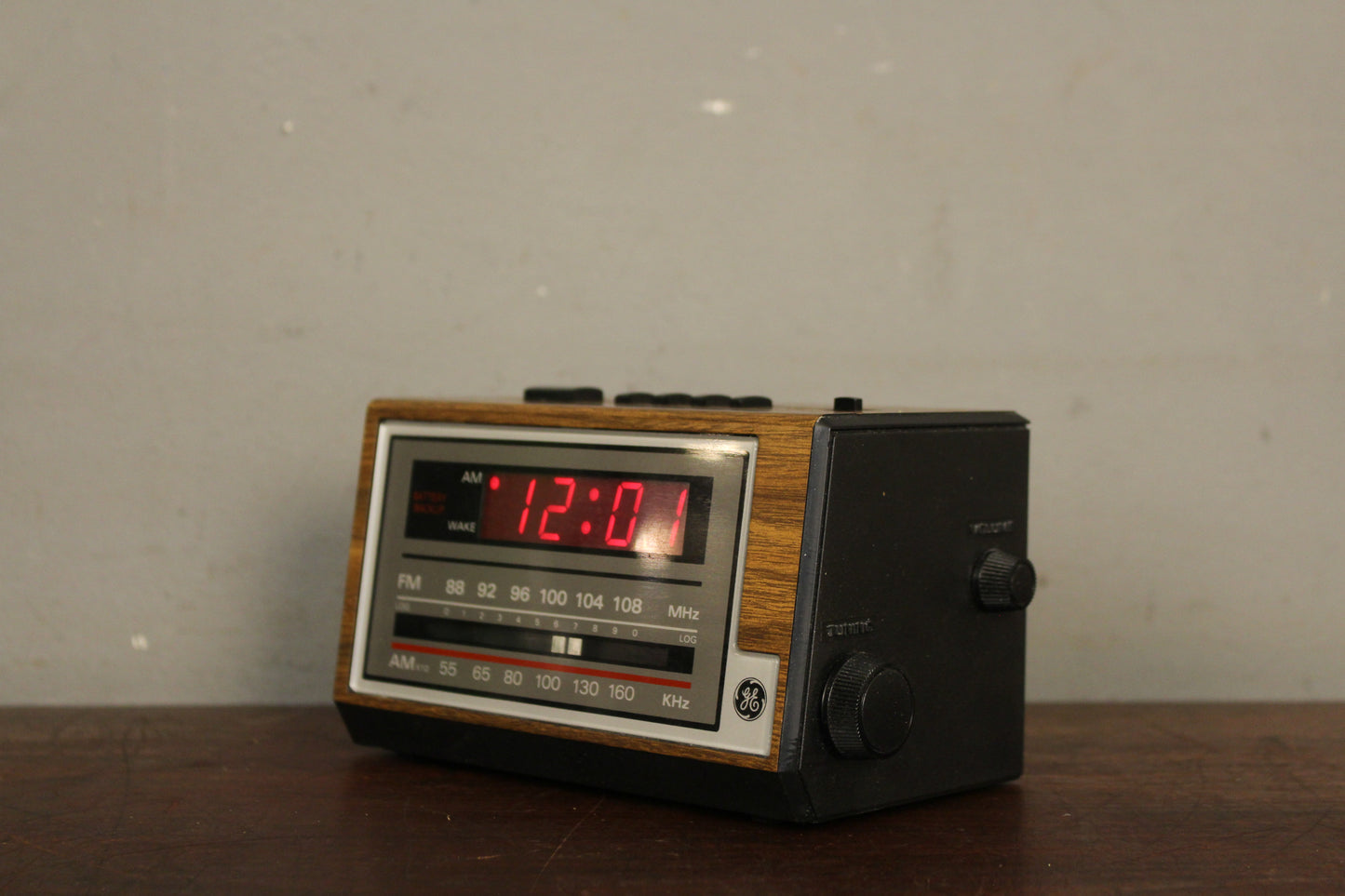 1970s General Electric Mini Clock Radio