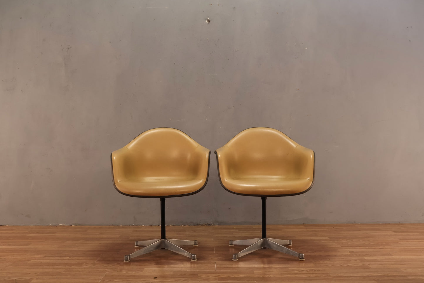 Eames Fawn Leather Swivel Chair - ONLINE ONLY