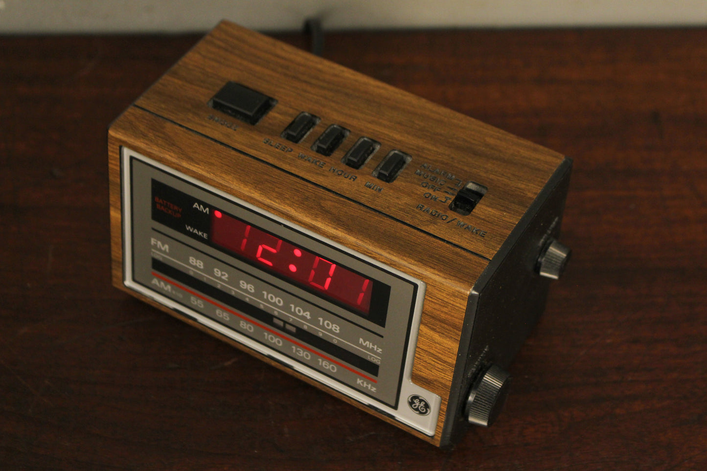1970s General Electric Mini Clock Radio