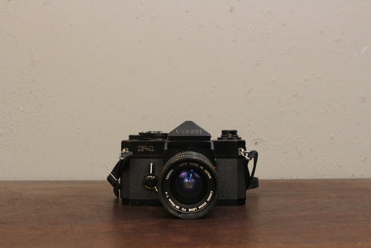 Canon F1 35mm Camera & Zoom Lens