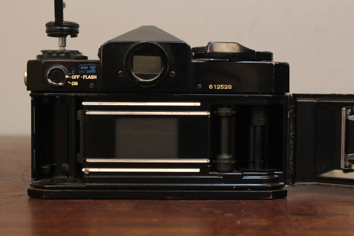 Canon F1 35mm Camera & Zoom Lens