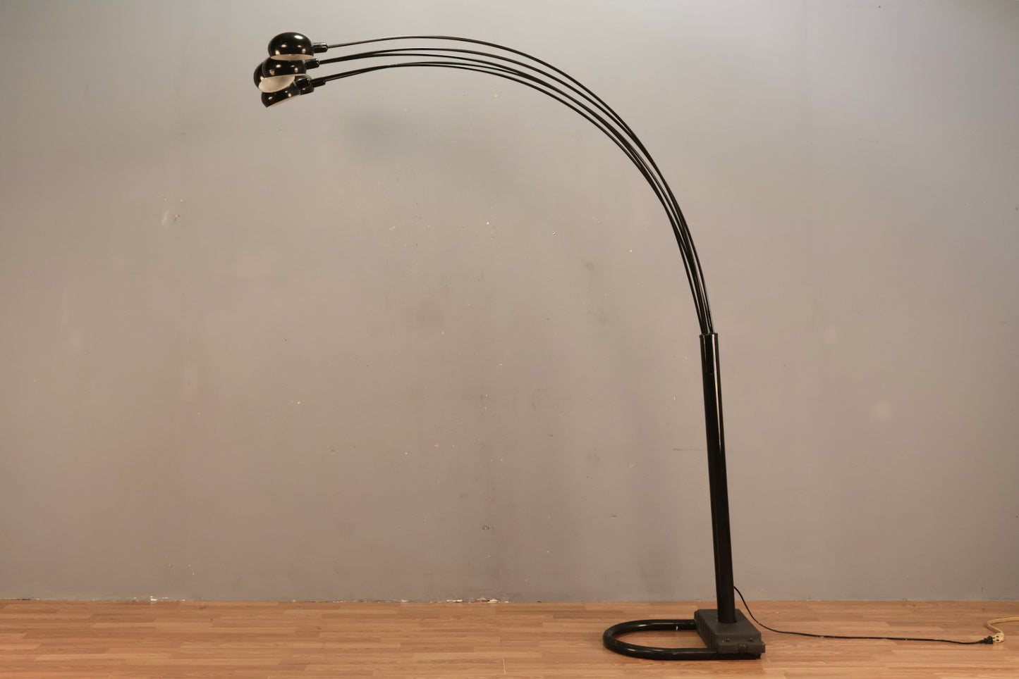 Modern Black 5-Headed Arc Lamp - ONLINE ONLY