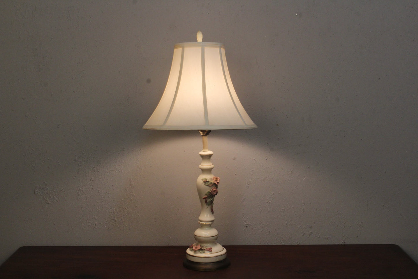 Porcelain Rose Table Lamp