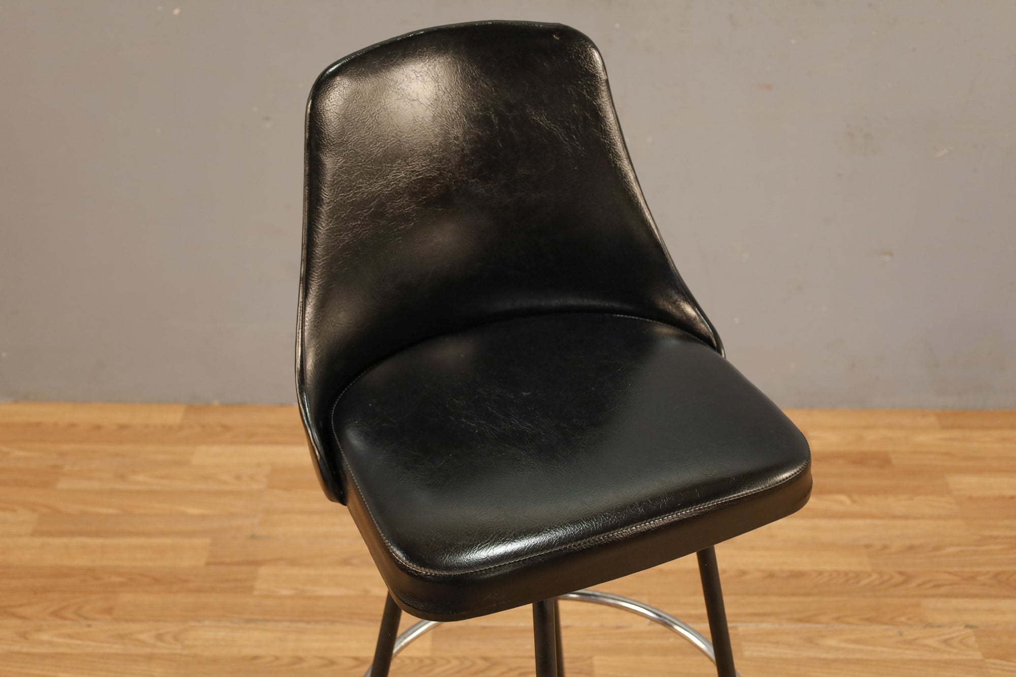 Cosco Black & Chrome Bar Stool R – Furnish Green