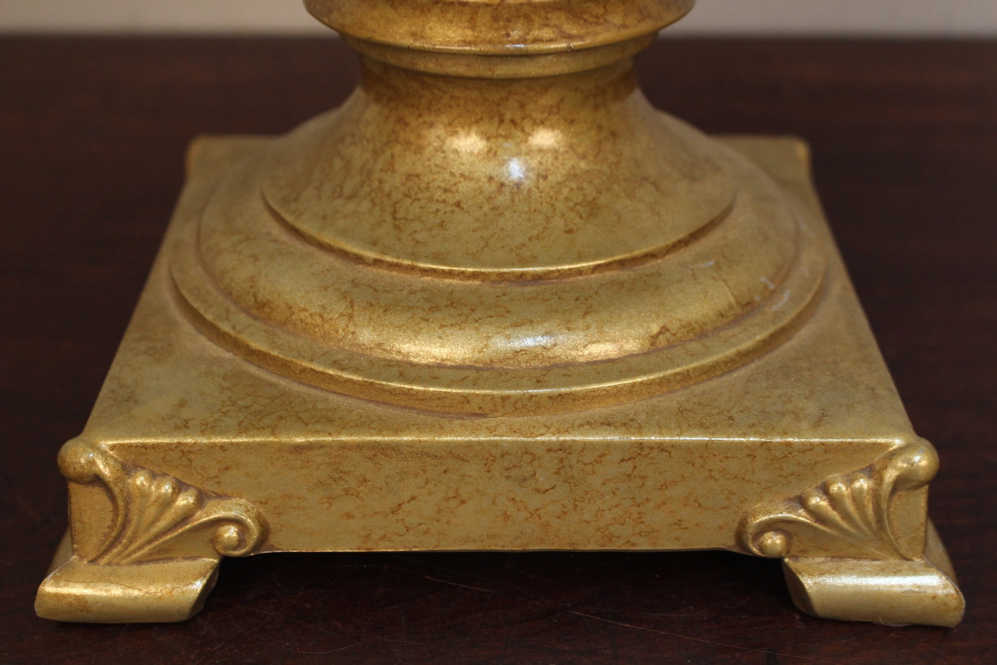 Neoclassical Metal Table Lamp