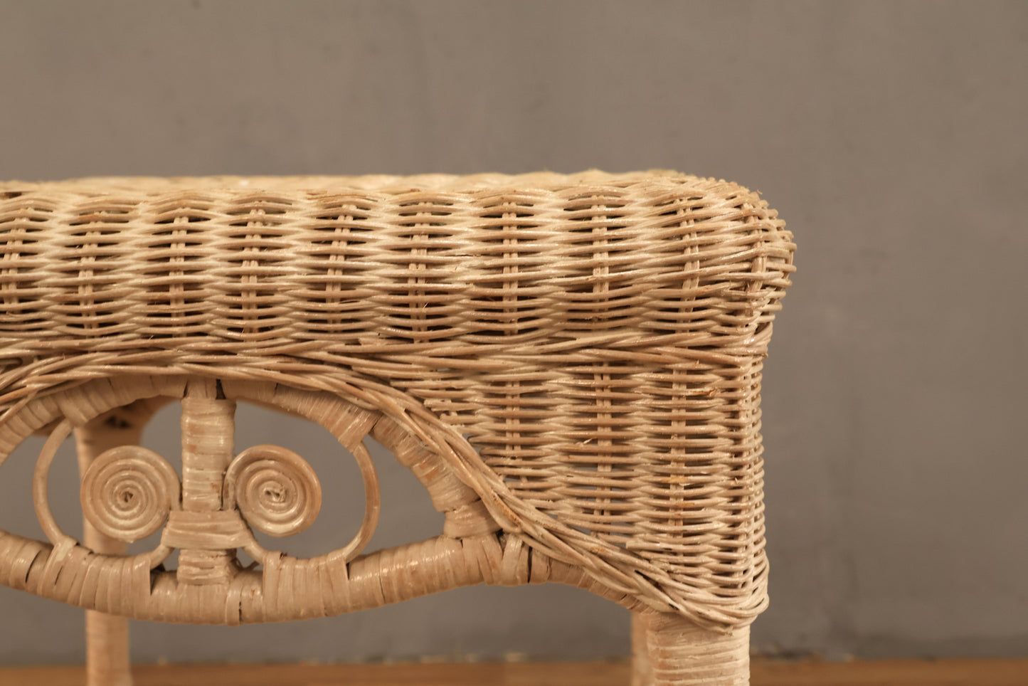 White Wicker 2-Tier Side Table