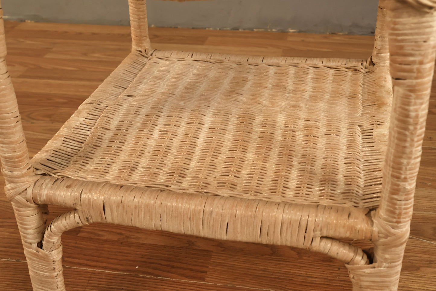 White Wicker 2-Tier Side Table