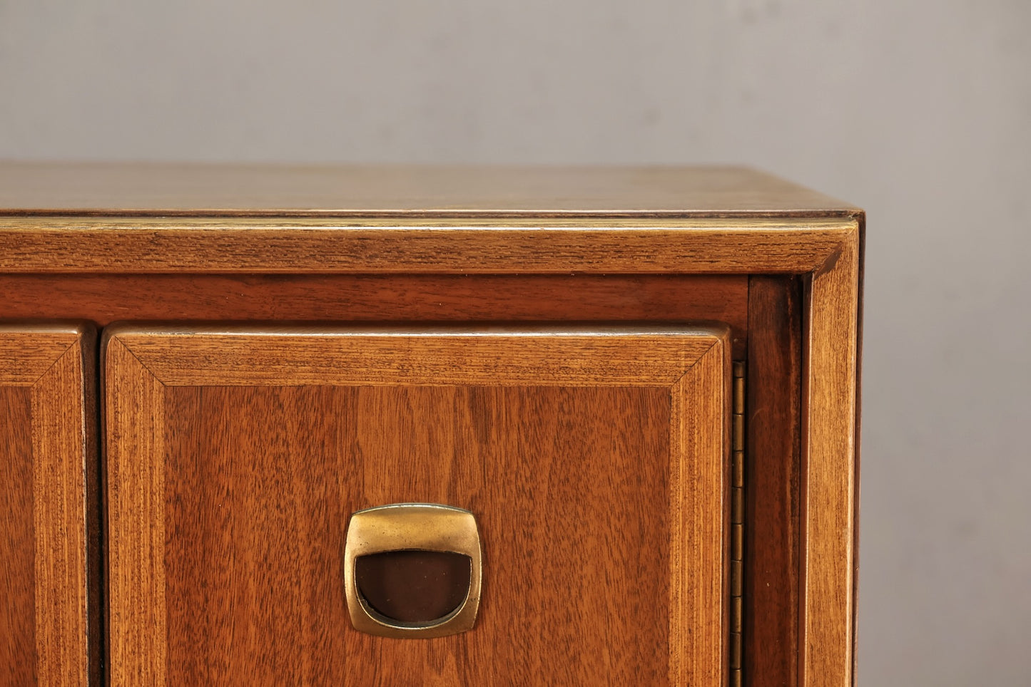 American of Martinsville 6-Drawer Bachelor's Chest