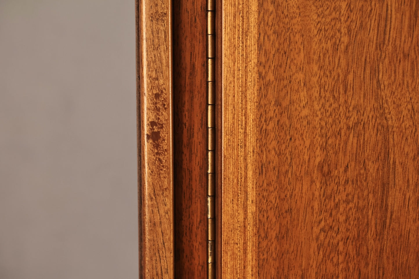 American of Martinsville 6-Drawer Bachelor's Chest