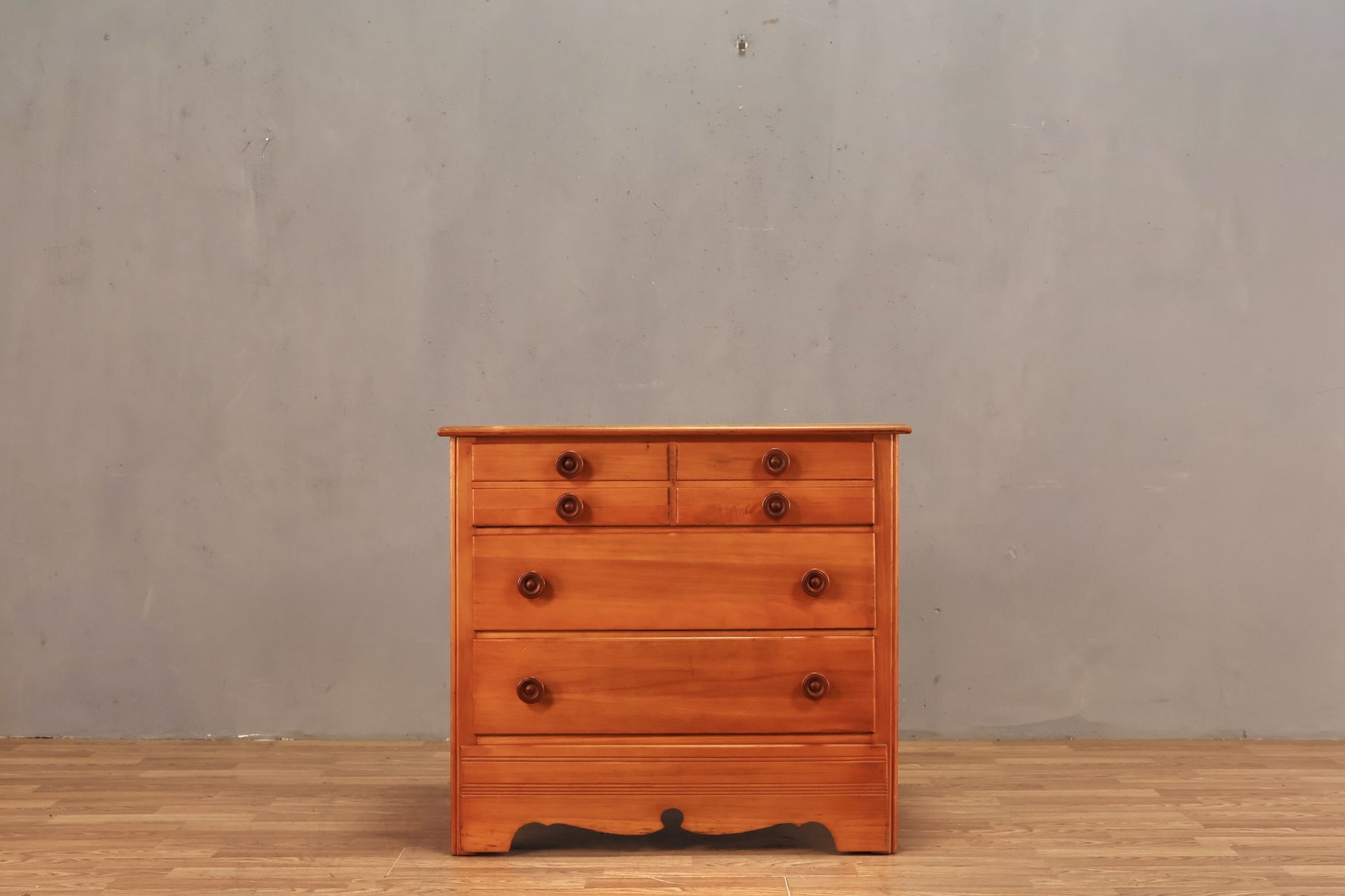 Small Country Maple 3-Drawer Dresser Small Country Maple 3-Drawer Dresser
