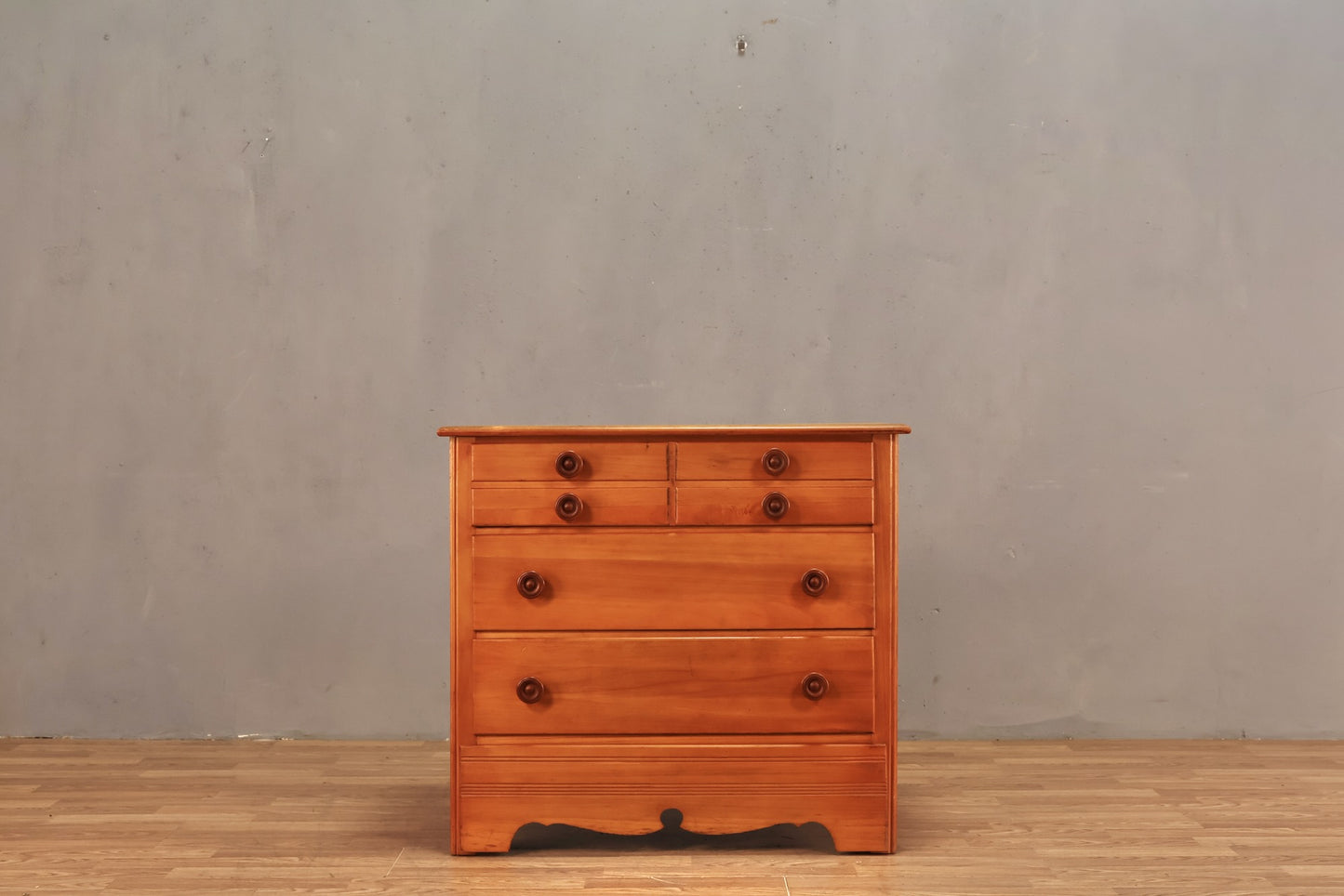 Small Country Maple 3-Drawer Dresser