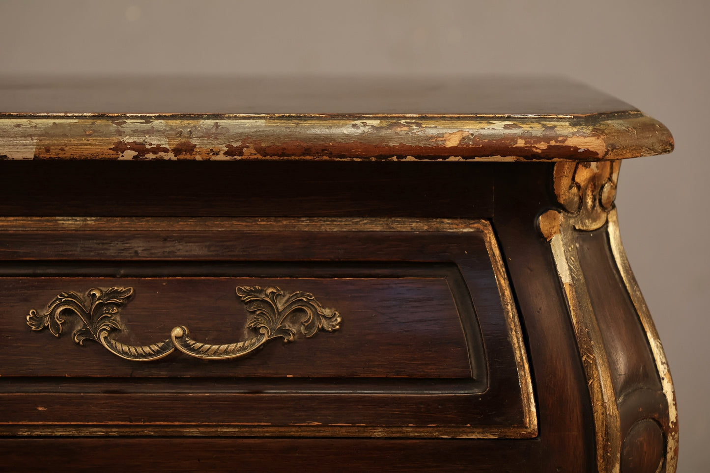 Low Heritage 2-Drawer Bombe Chest