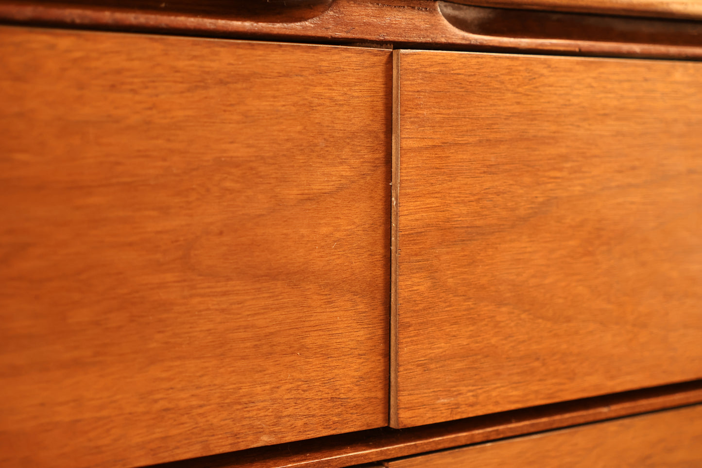 Simple Walnut 9-Drawer Dresser