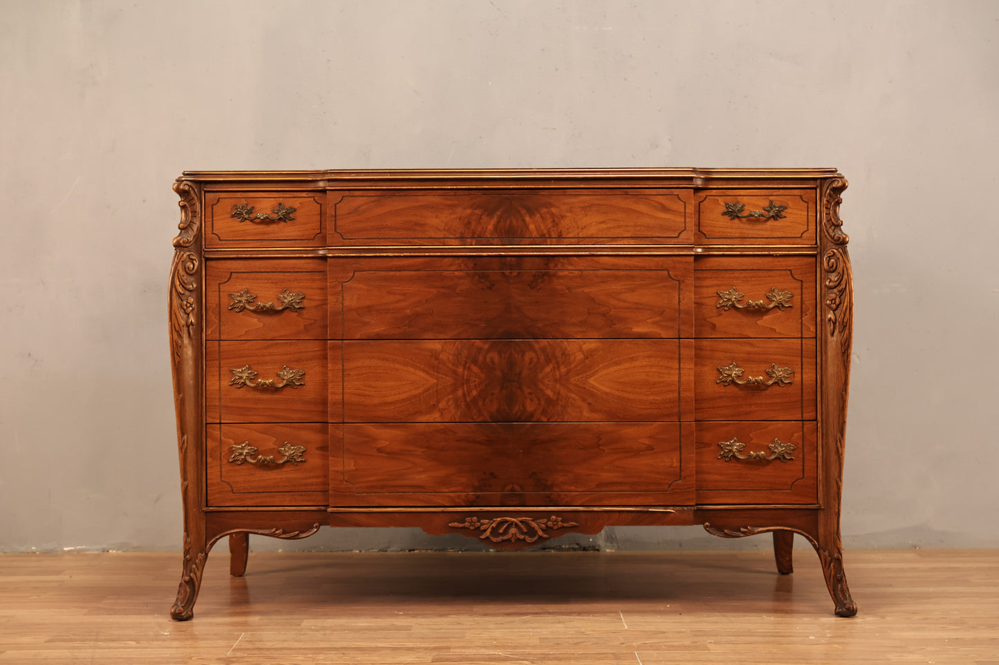 French Provincial 4-Drawer Dresser