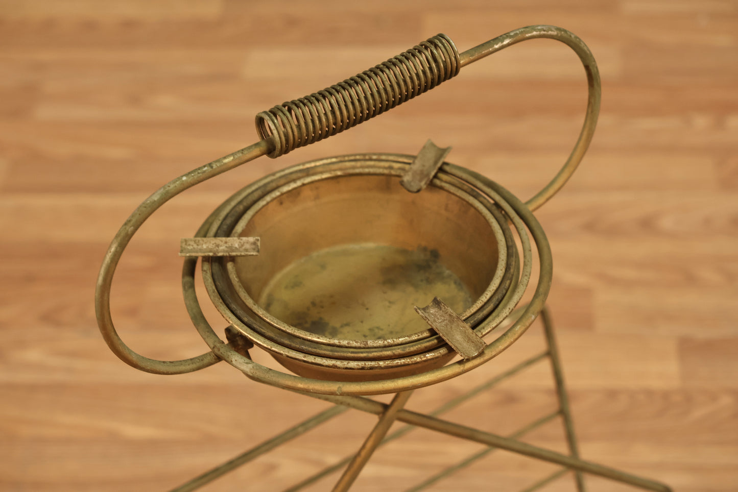 Gold Wire Ashtray & Magazine Rack