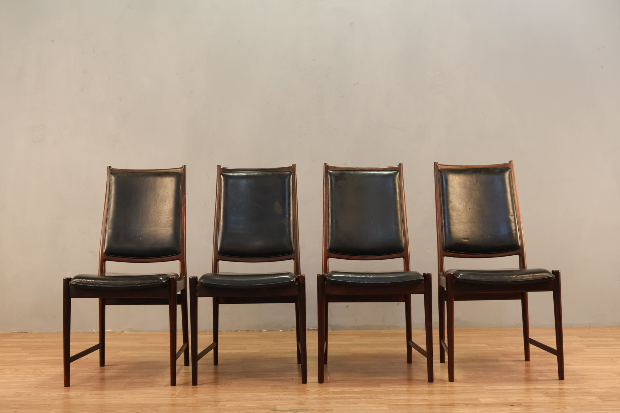 Torbjørn Afdal Rosewood & Black Leather Side Chair – Furnish Green
