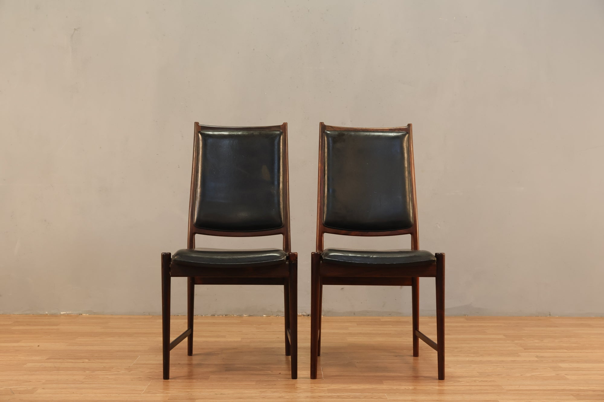 Torbjørn Afdal Rosewood & Black Leather Side Chair – Furnish Green