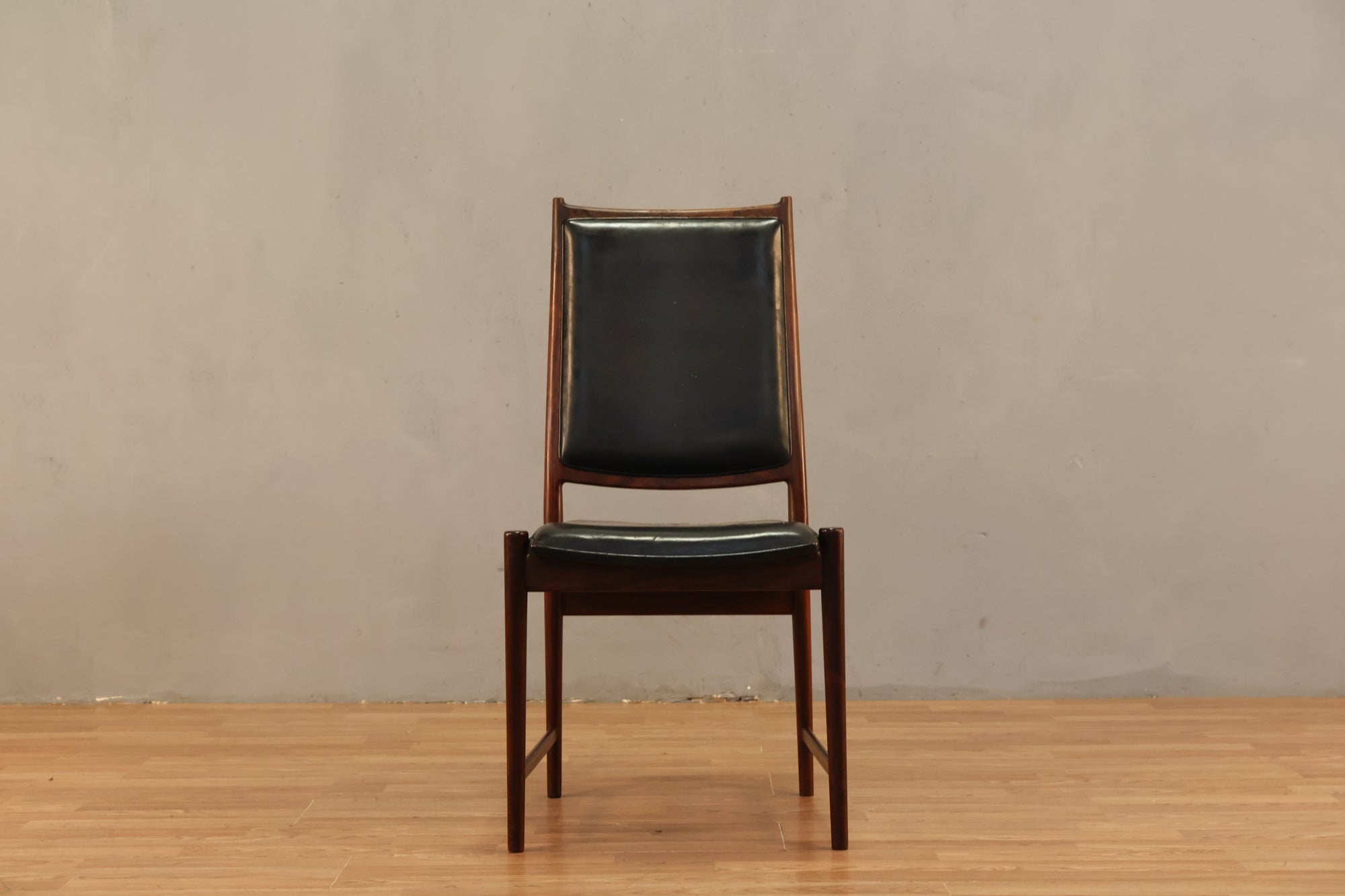 Torbjørn Afdal Rosewood & Black Leather Side Chair – Furnish Green