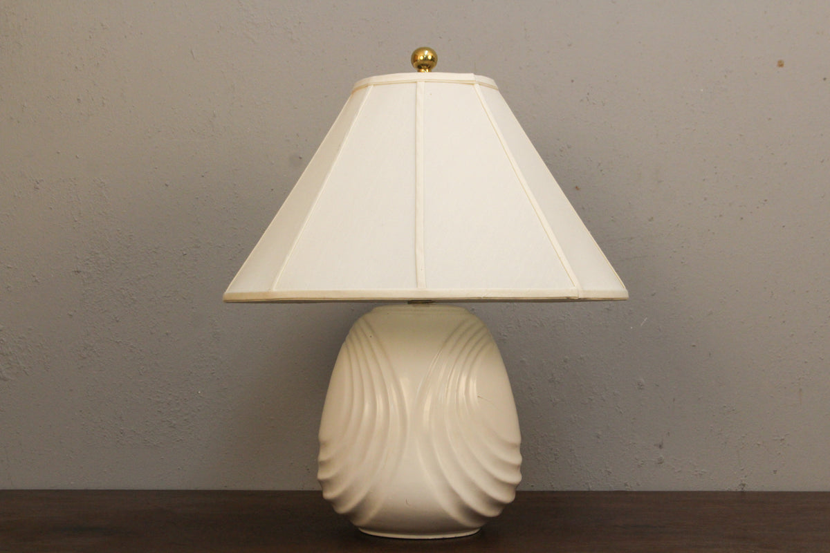 Deco White Ripple Ceramic Table Lamp
