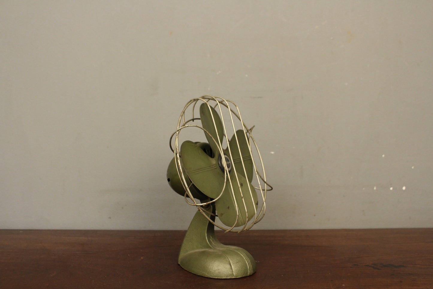 Prop Petite Handybreeze Desk Fan