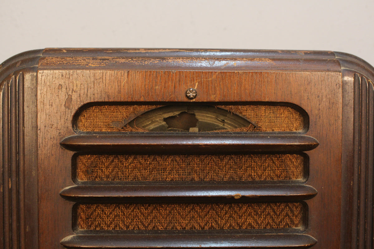 1930s General Electric Tombstone Prop Radio