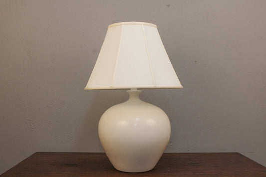 Rotund White Ceramic Table Lamp