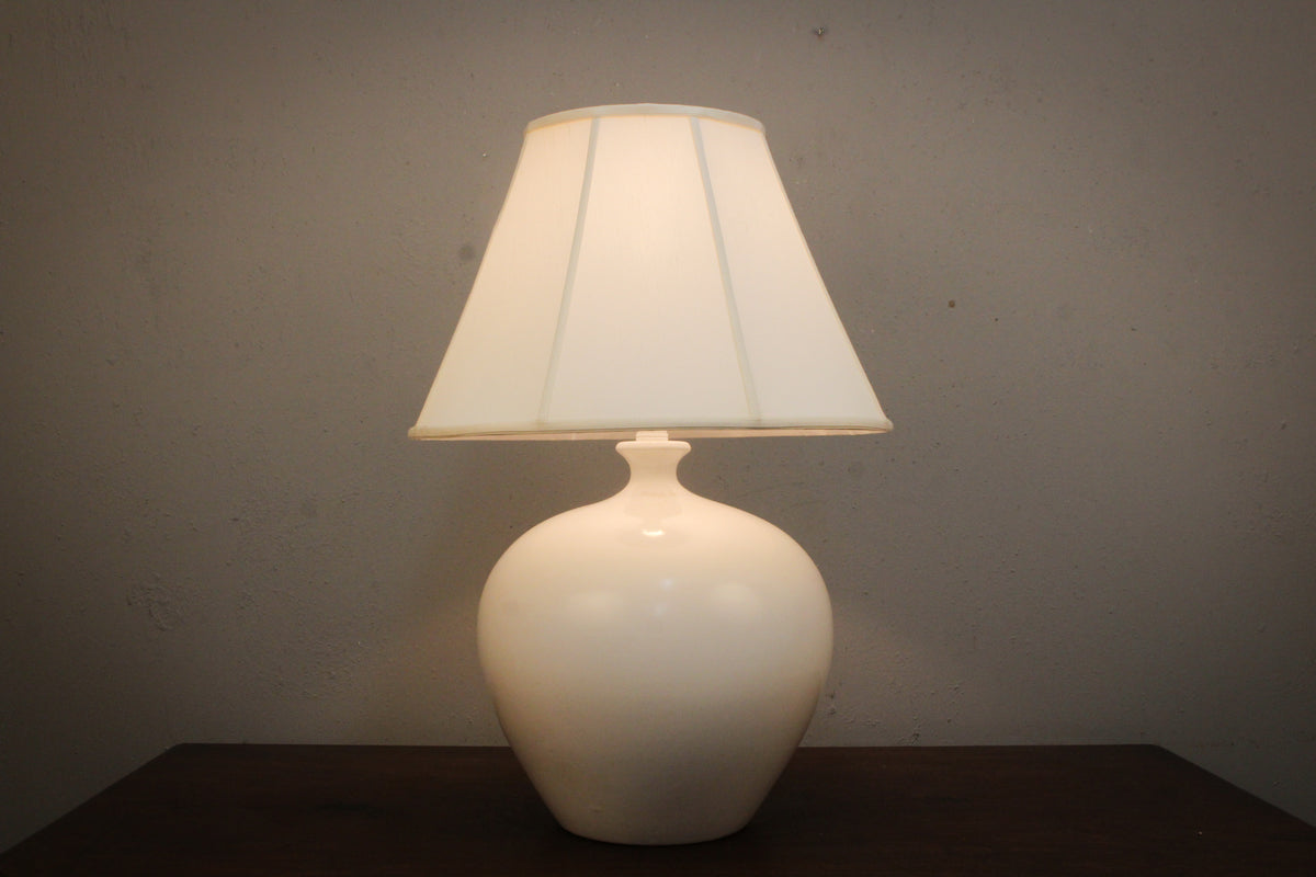 Rotund White Ceramic Table Lamp