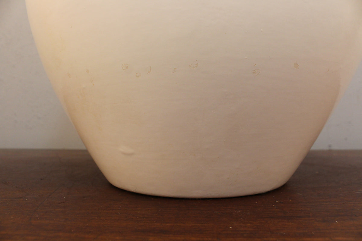 Rotund White Ceramic Table Lamp
