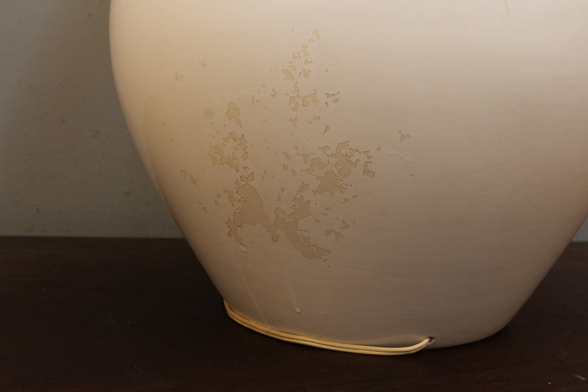 Rotund White Ceramic Table Lamp
