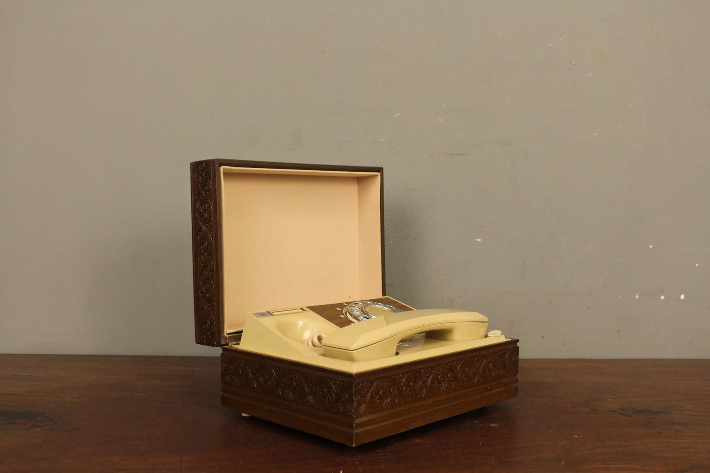 1970s Deco-Tel Hideaway Rotary Telephone