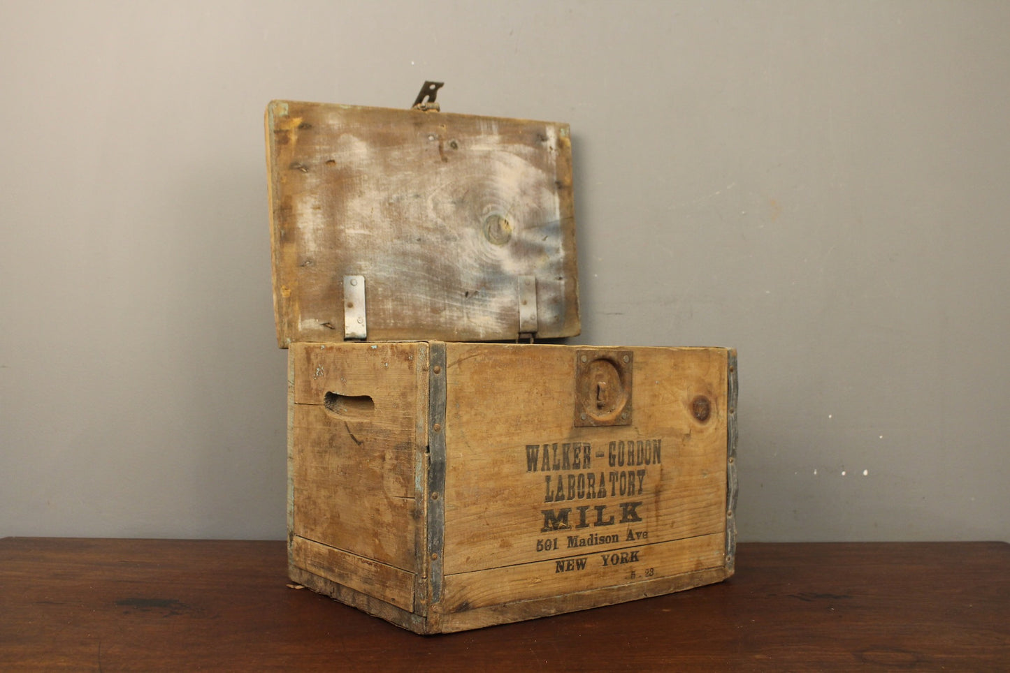 Antique Walker-Gordon Insulated Milk Crate