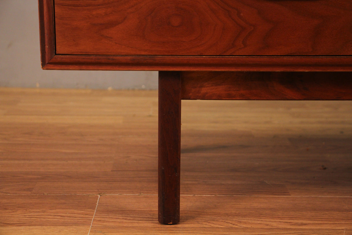 Jack Cartwright for Founders 9-Drawer Dresser