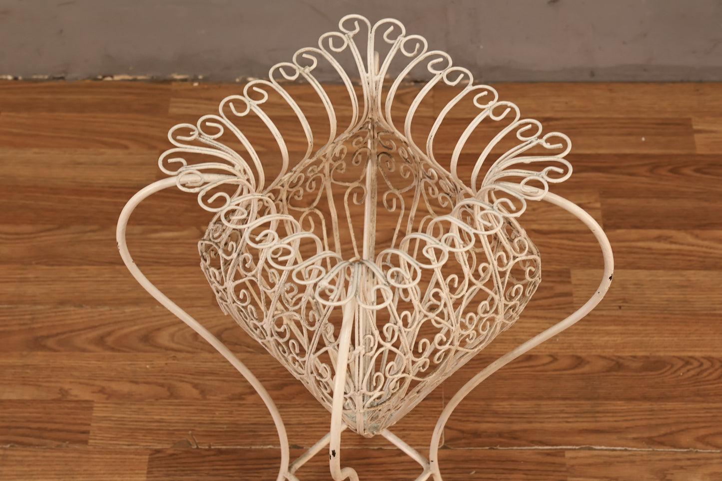 White Iron Curlicue Planter - ONLINE ONLY