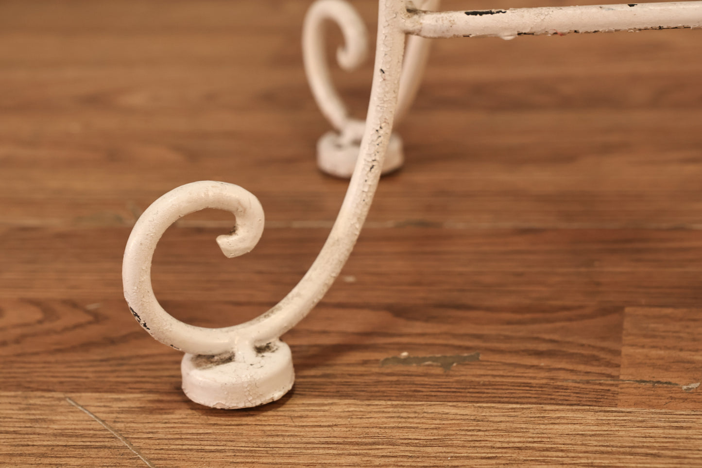 White Iron Curlicue Planter - ONLINE ONLY