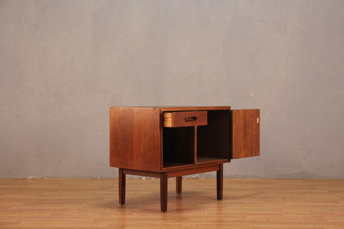 Jack Cartwright for Founders 1-Drawer Nightstand