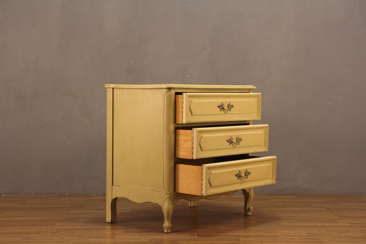 Henry Link Pistachio Provincial 3-Drawer Commode