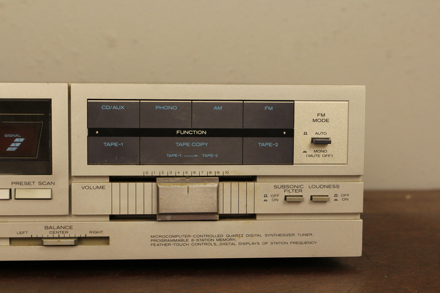 1984 Hitachi Stereo Receiver