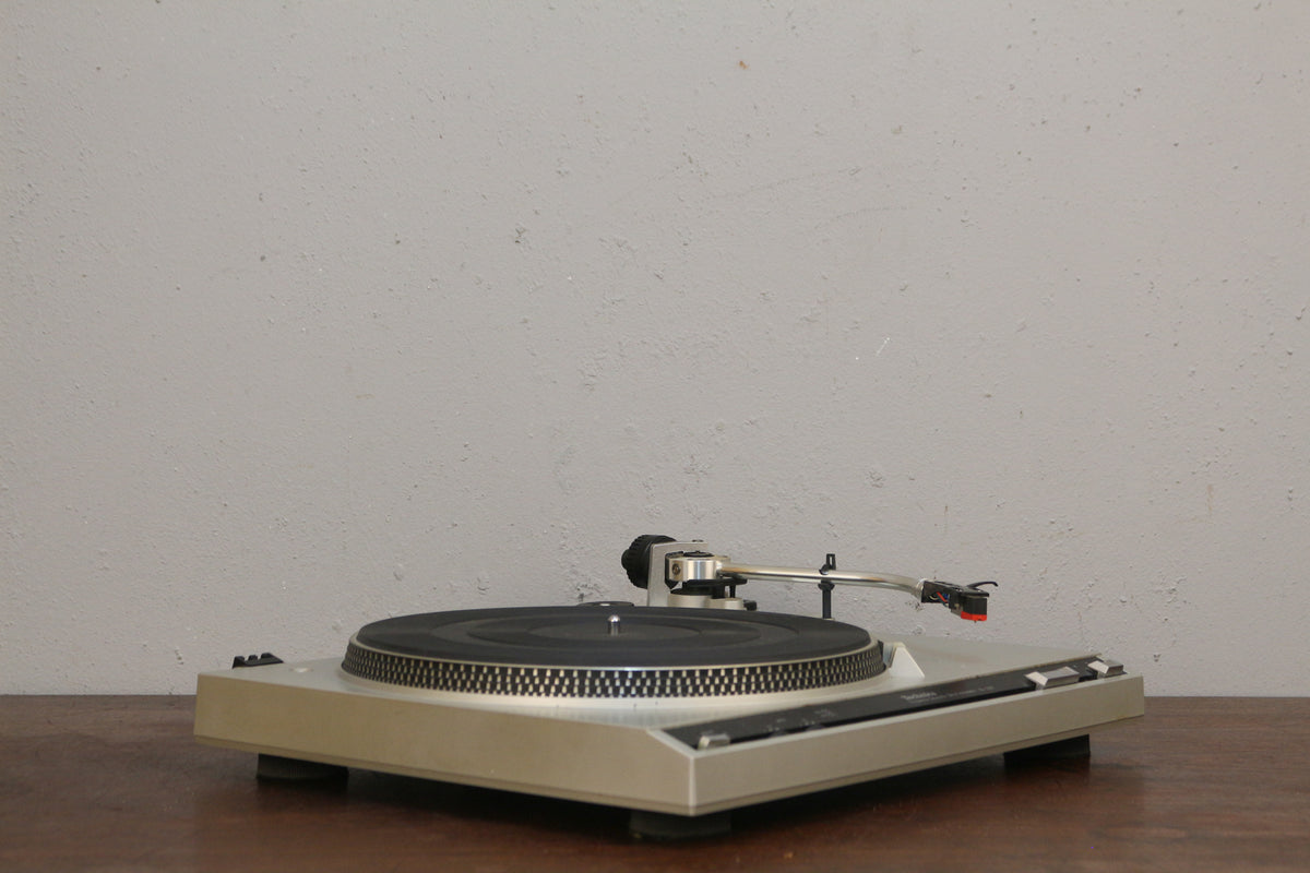 Technics SL-220 Turntable