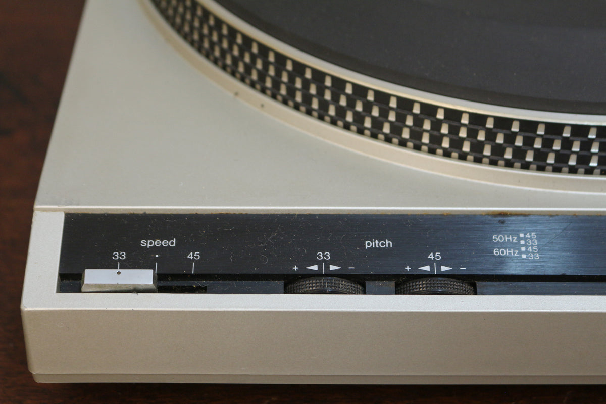Technics SL-220 Turntable