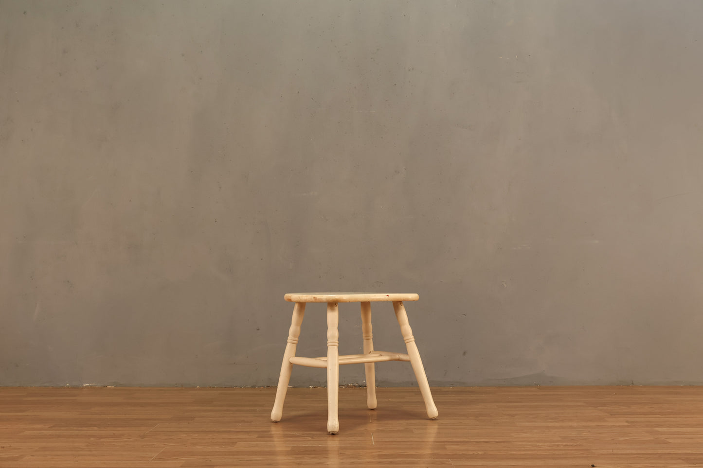Farmhouse White Bean Footstool